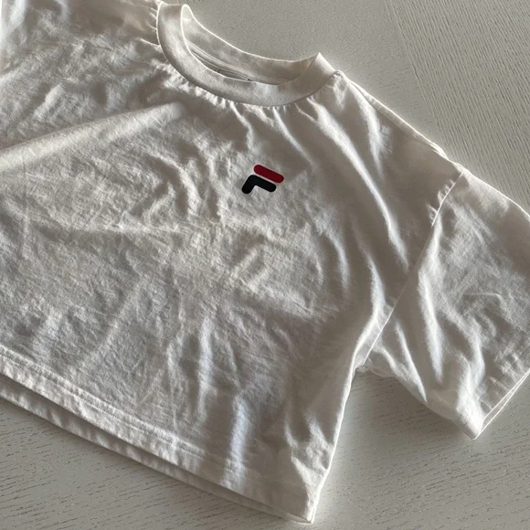 🌼 FILA - Short Sleeve Crop T-Shirt 🌼 - Picture 9 of 9